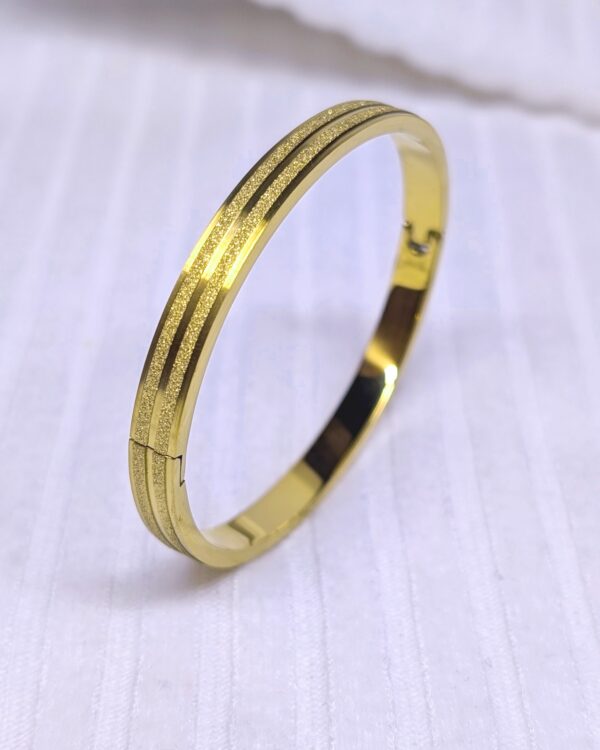 Gypsophila Frosted Bangle - BAG120