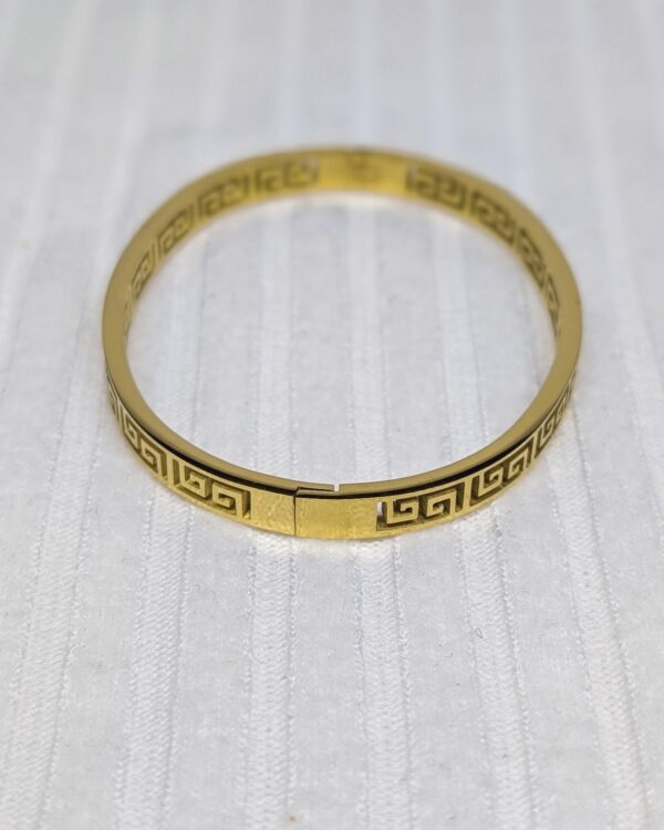 Retro Hollow Bangle - BAG131