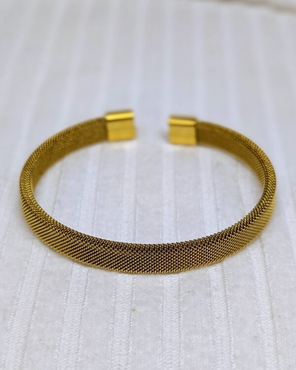 Braided Wire Bangle - BAG135